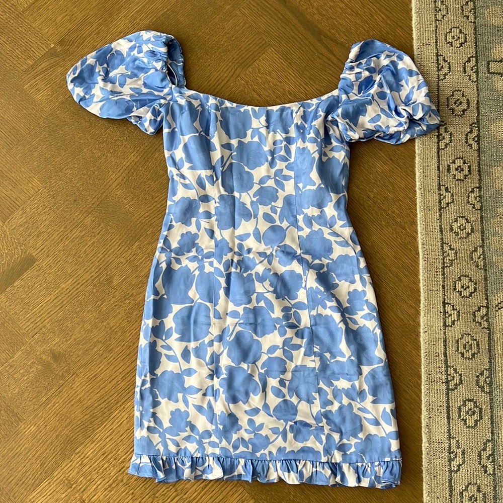 De La Vali Floral print mini dress size 6. (US size 2)